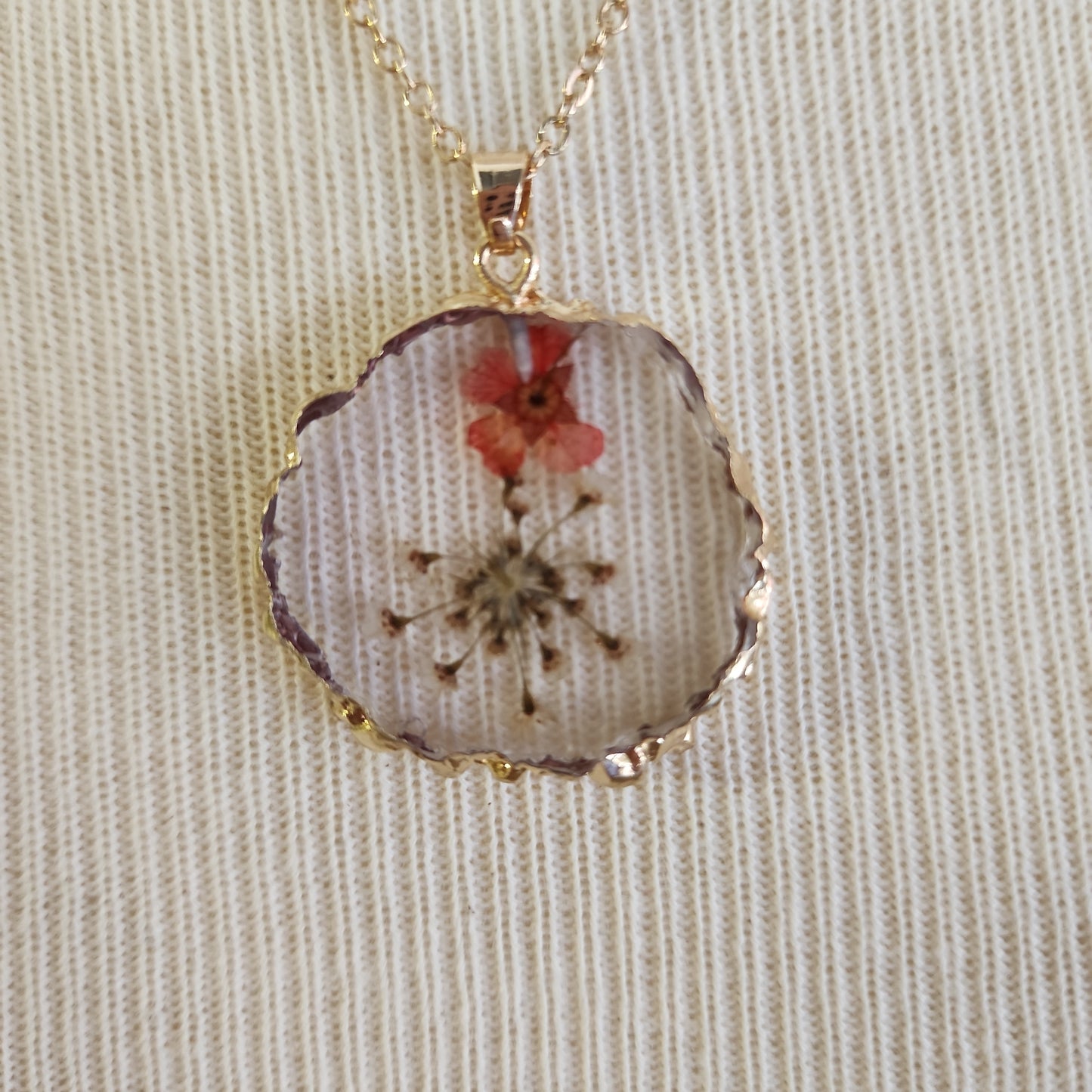 Gold Resin Flower Necklace